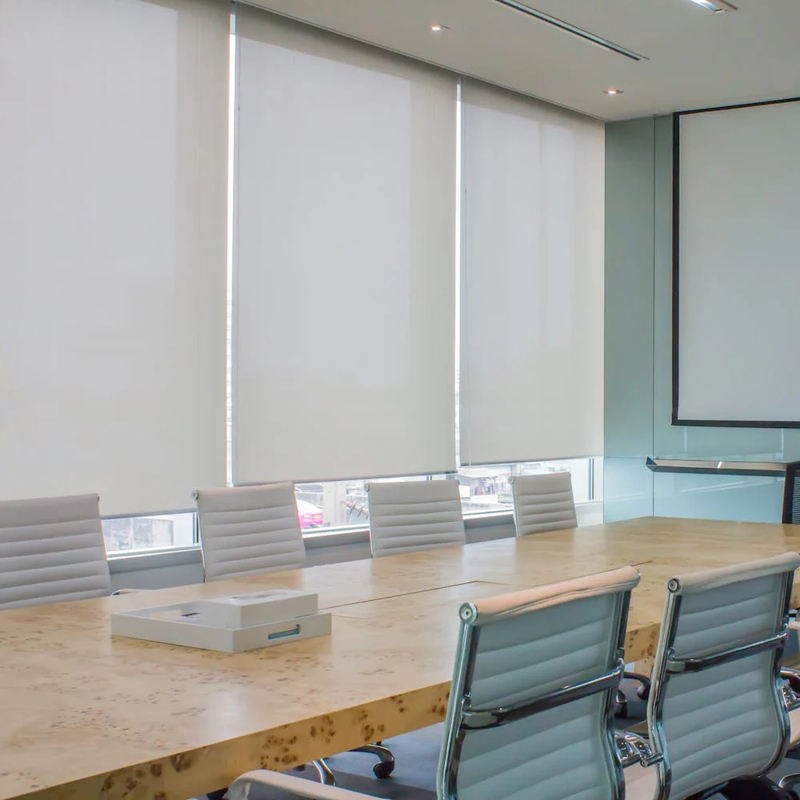 Verduisterende rolgordijnen voor kantoor